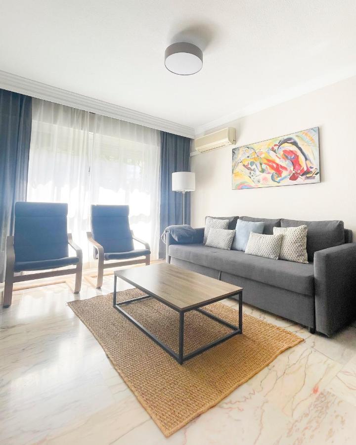 Апартаменты Holidays2Malaga Tomas De Echeverria 150 Mts To Beach & High Speed Wifi & Parking Экстерьер фото
