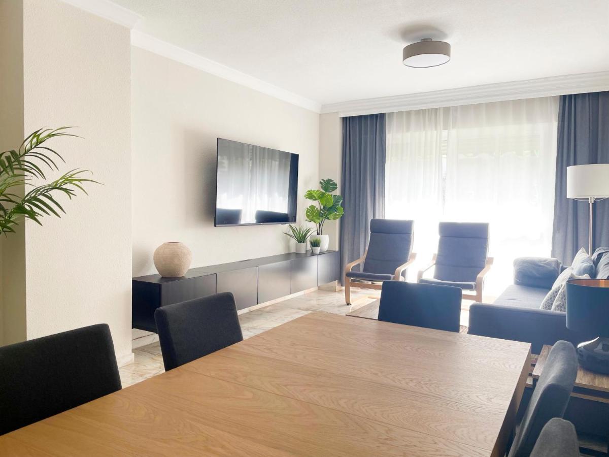 Апартаменты Holidays2Malaga Tomas De Echeverria 150 Mts To Beach & High Speed Wifi & Parking Экстерьер фото