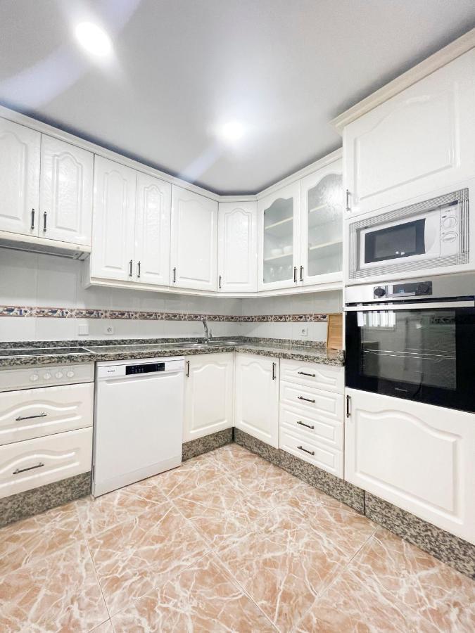 Апартаменты Holidays2Malaga Tomas De Echeverria 150 Mts To Beach & High Speed Wifi & Parking Экстерьер фото