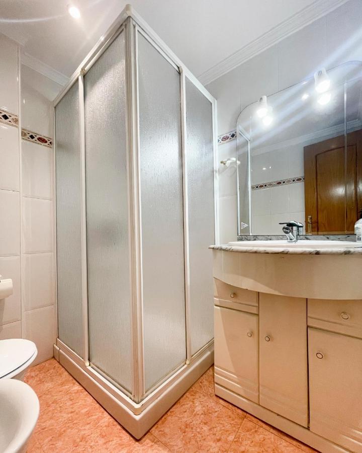 Апартаменты Holidays2Malaga Tomas De Echeverria 150 Mts To Beach & High Speed Wifi & Parking Экстерьер фото