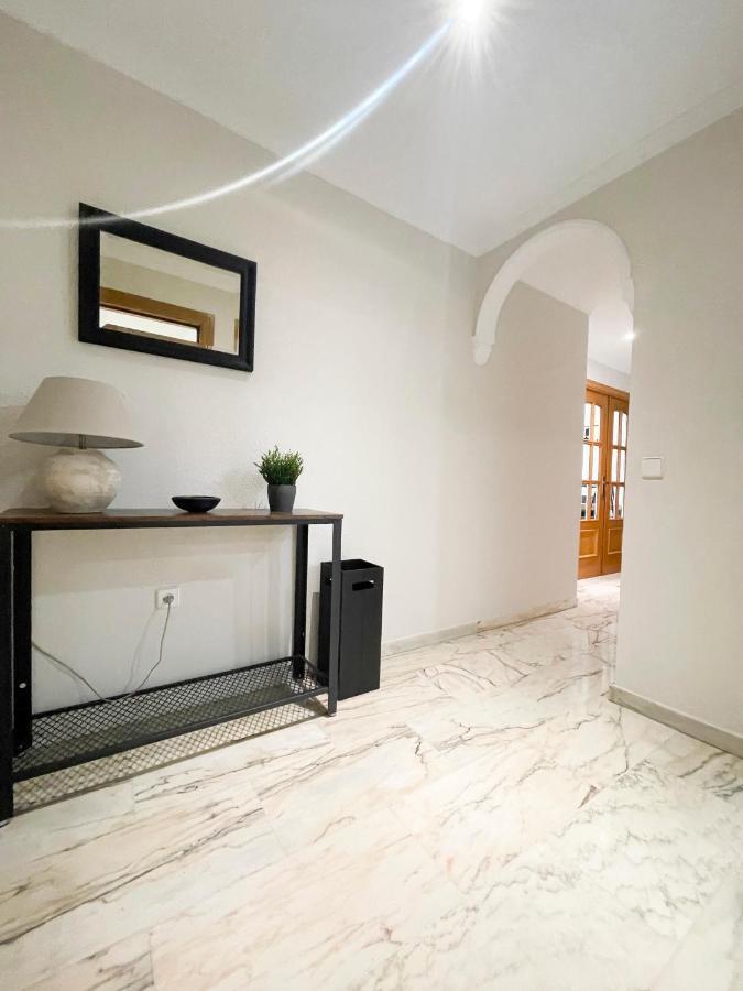 Апартаменты Holidays2Malaga Tomas De Echeverria 150 Mts To Beach & High Speed Wifi & Parking Экстерьер фото
